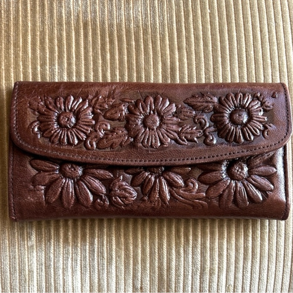 Vintage Brown Tooled Floral Leather Wallet